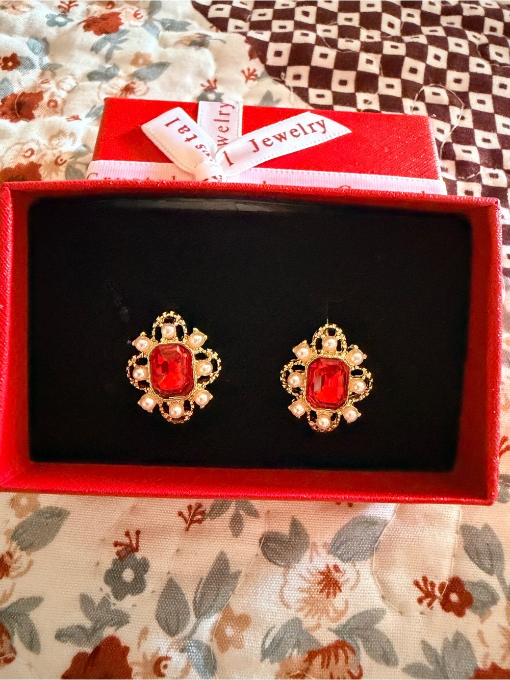 Elegant Gold-Tone Red Gem Cluster Stud Earrings -
